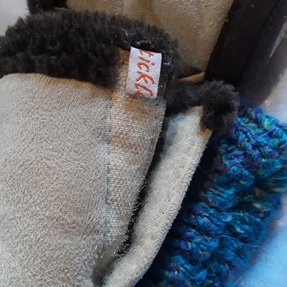 Tickle Toes booties & hat